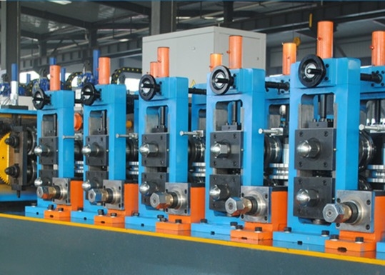 Hochpräzisionsmaschinenherstellung Spannung 380v / 440v Stahlrohr Produktionslinie