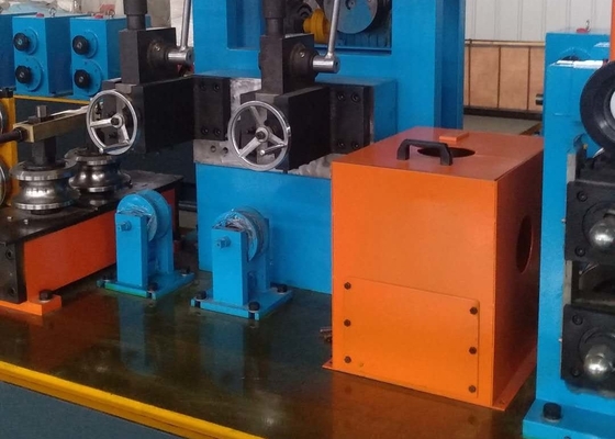 Hochfrequenzgeschweißte Rohrmühle mit niedrigem Kohlenstoffgehalt Hrc 2 mm Hochfrequenzgeschweißte Rohrmühle BV