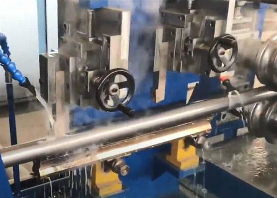 PLC-Steuerung Kohlenstoffstahl Rohrmühle Maschine kalt geschnitten für Hochpräzision Rohr