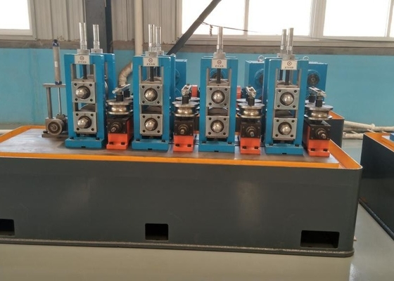 Präzisionsrohrmühle Durchmesser 76 mm-153 mm Geschwindigkeit 60 m / min Große API-Rohre Blau