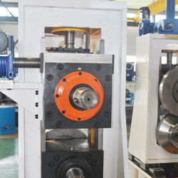 Quadratische automatische Rohr-Mühle des Rohr-300x300mm durch Stahlstreifen-hohe Präzision