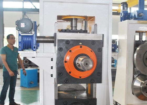 Quadratisch rund Max 127mm Dicke 4,0mm Stahlrohr Produktionslinie angepasst