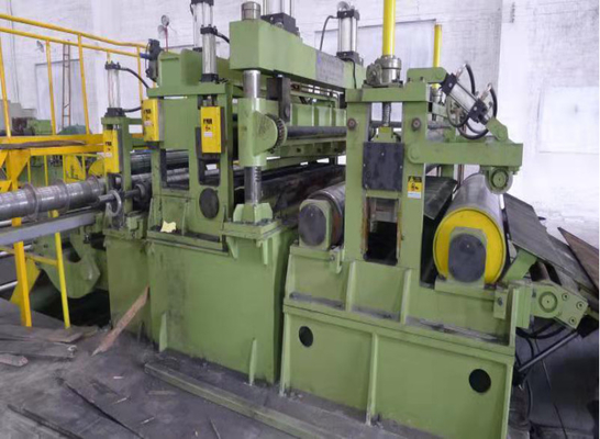 Maximale Breite 1600 mm Maximale Dicke 4 mm Hochleistungsmaschine zur Schneidlinie aus Stahl