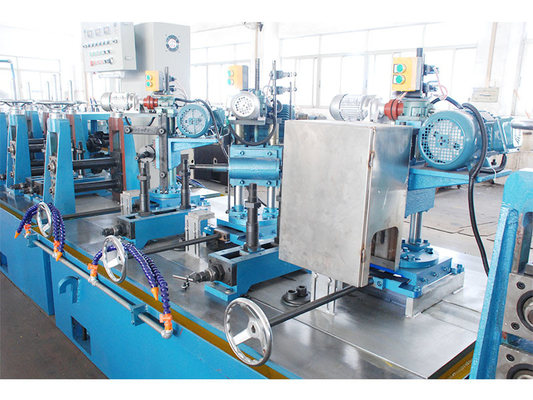 Effiziente Stahlrohrmaschine Rohrmühle professionelle ISO-Zertifizierung automatisiert
