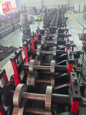 Effiziente Stahlrohrmaschine Hydraulisches Schneiden 15-20m/Min Geschwindigkeit