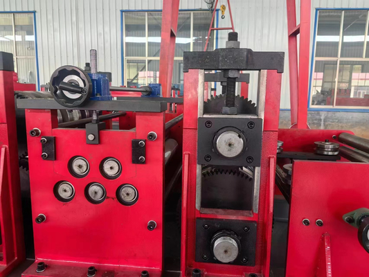 Effiziente Stahlrohrmaschine Hydraulisches Schneiden 15-20m/Min Geschwindigkeit