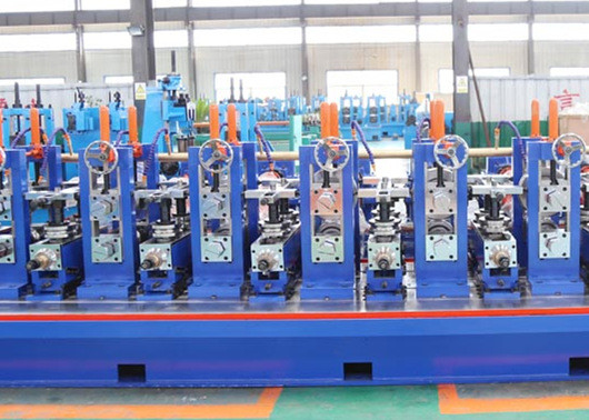 Edelstahl ERW Hochfrequenzgeschweißte Rohrmühle für Quadratform Große 130 × 130mm Größe