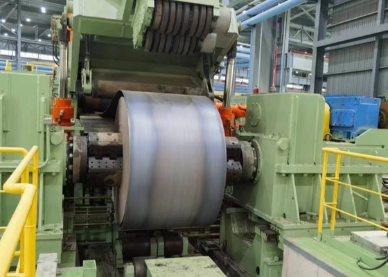Grüne Kaltsäge 600x600 Quadratrohrmühle 9-12m Länge Hochfrequenz Schweißen 10-30m/min Geschwindigkeit
