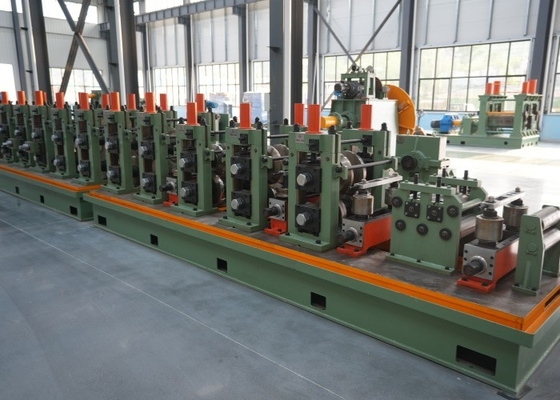 Maschine zur Herstellung von Stahlrohren mit großem Durchmesser / Maschine zur Herstellung von Metallrohren