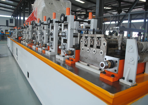 Präzisionsrohrmühle Metall Stahl Runde / Quadratrohrmachmaschine Hochgeschwindigkeit Max 120m/min