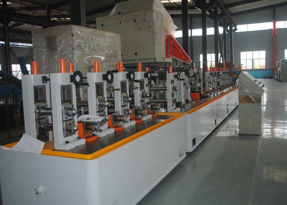 Präzisionsrohrmühle Metall Stahl Runde / Quadratrohrmachmaschine Hochgeschwindigkeit Max 120m/min