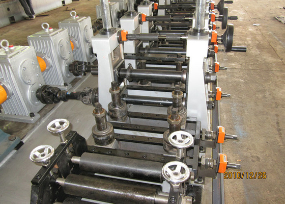 Industrielle Rohrherstellung aus Kohlenstoffstahl