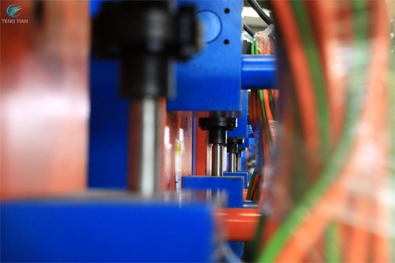Maschine zur Herstellung von Stahlrohren mit horizontaler Akkumulator für Quadratrohren F150