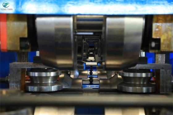 Maschine zur Herstellung von Stahlrohren mit horizontaler Akkumulator für Quadratrohren F150