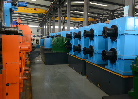 Vorwärtsröhre Mühle Maschine Quadrat Rohrmacherei Maschine / Stahlrohr Formmaschine