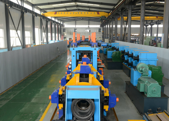 Vorwärtsröhre Mühle Maschine Quadrat Rohrmacherei Maschine / Stahlrohr Formmaschine