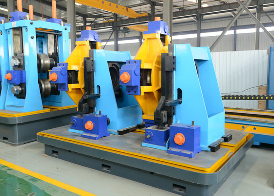 Vorwärtsröhre Mühle Maschine Quadrat Rohrmacherei Maschine / Stahlrohr Formmaschine