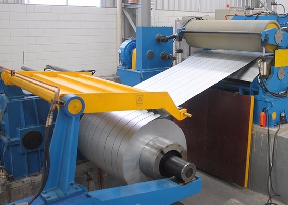 1600 mm bestehend aus einem Uncoiler Feeder Slitter und einem Recoiler Stahlschneidemaschine