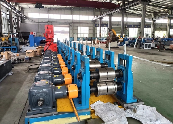 Maschine zur Herstellung von Stahlrohren aus galvanisiertem Metall