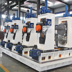 200x200mm eine Rolle, die automatische Rohr-Mühlausrüstungs-hohe Genauigkeit bildet