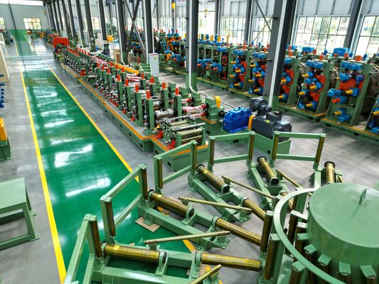 273 mm ERW-Rohrmühle mit horizontalen Akkumulator